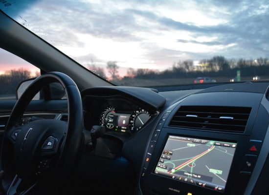 Comment installer un traceur GPS dans une voiture ?