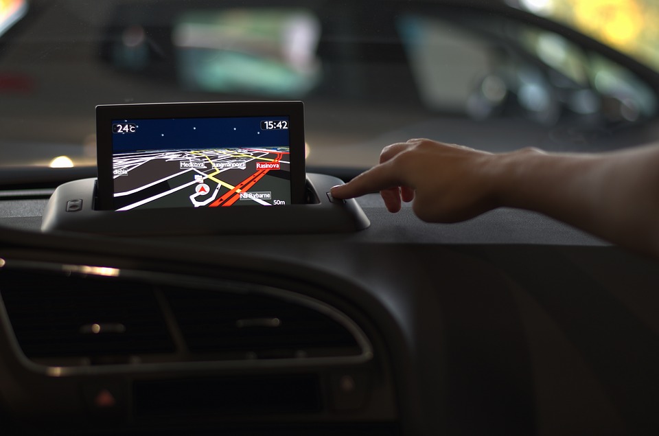 Comment installer un traceur GPS dans une voiture ?