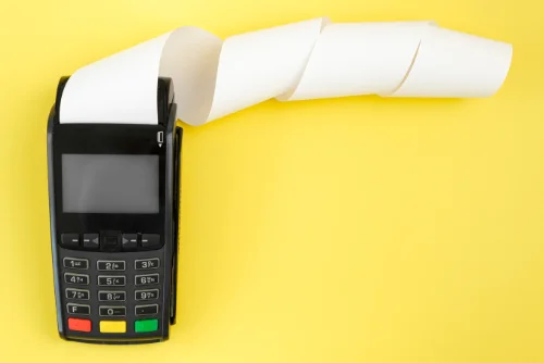 Terminal de paiement taximètre Tunisie avec lecteur NFC pour enregistrement automatique des courses et recettes